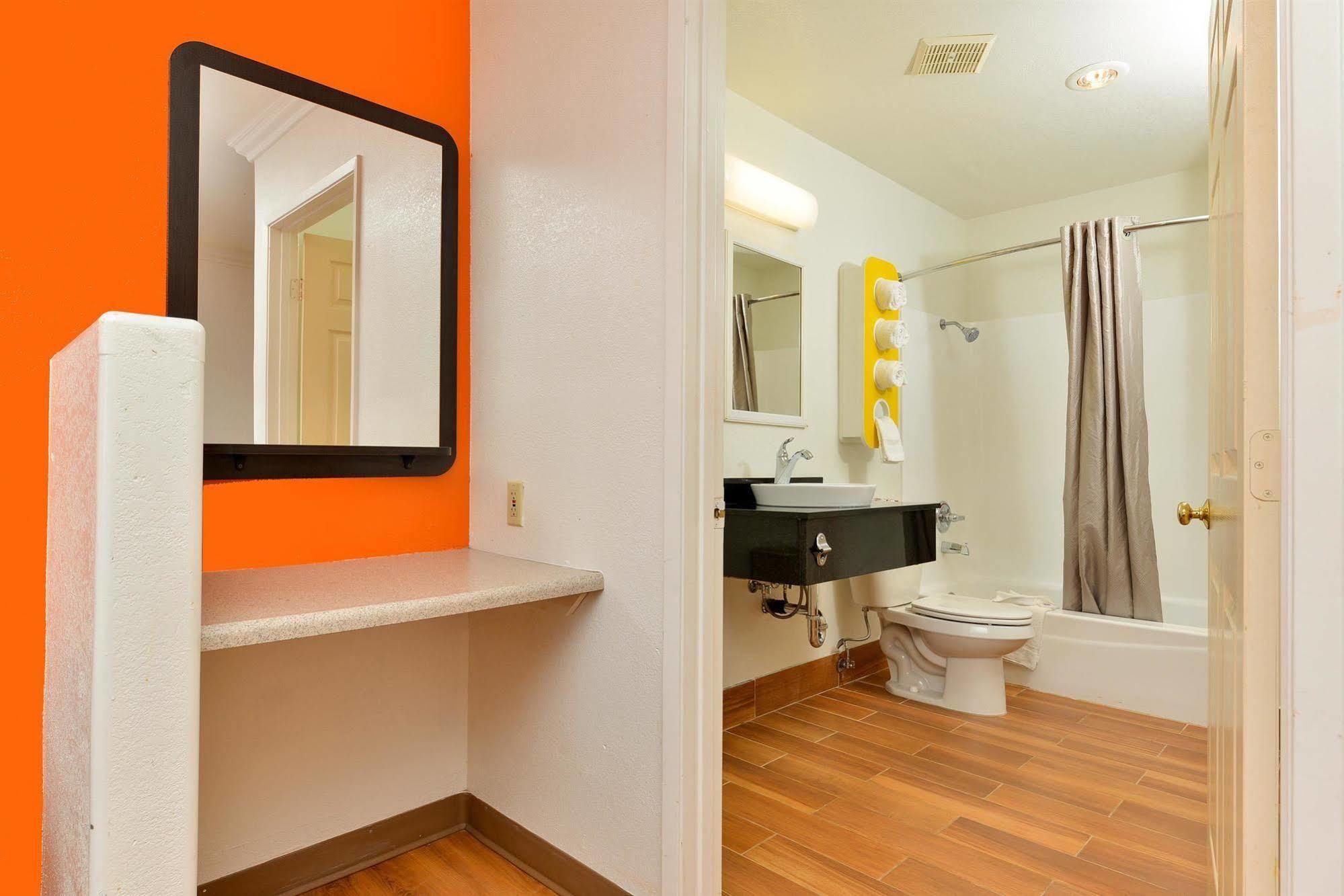 Motel 6-Vista, Ca Extérieur photo