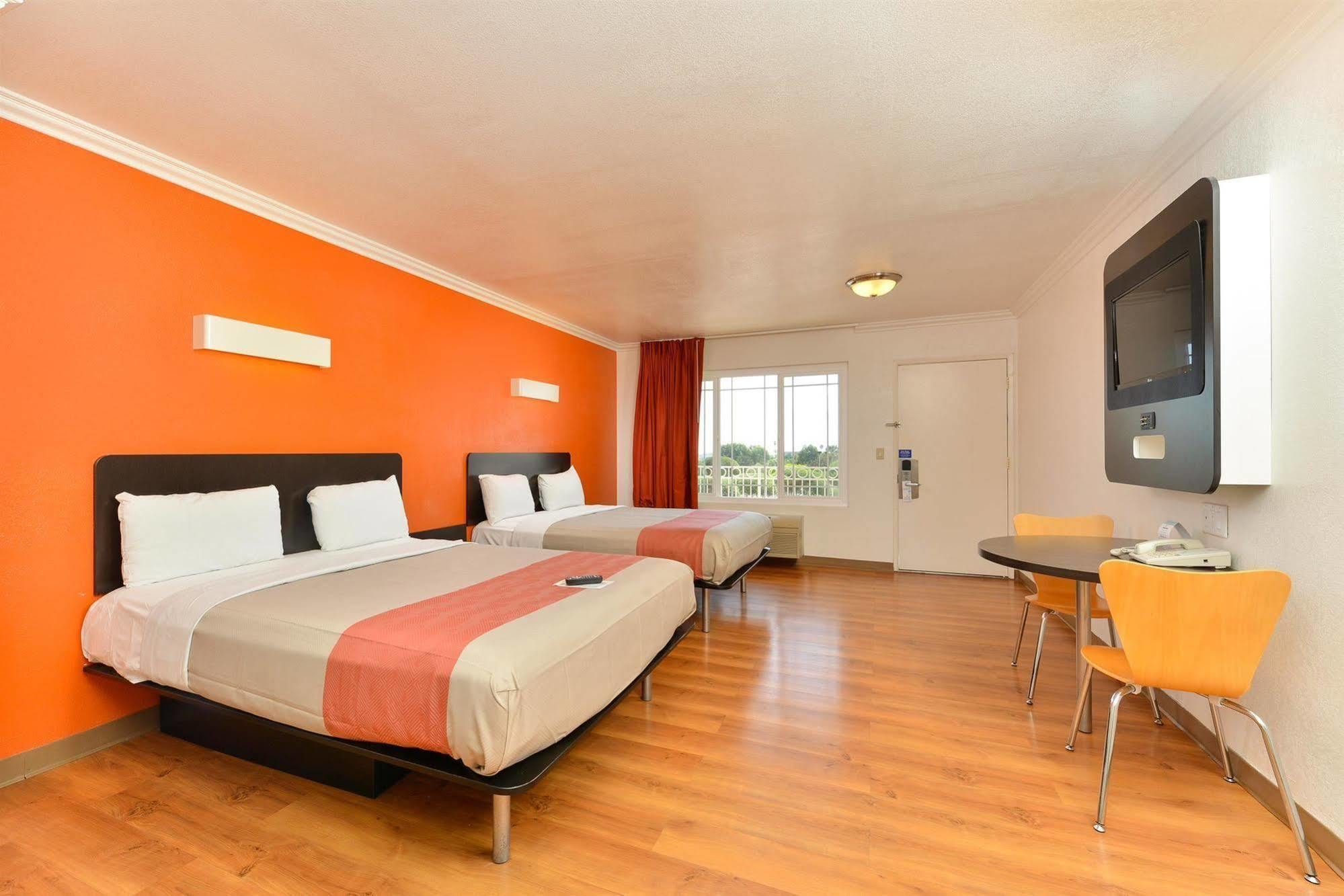 Motel 6-Vista, Ca Extérieur photo
