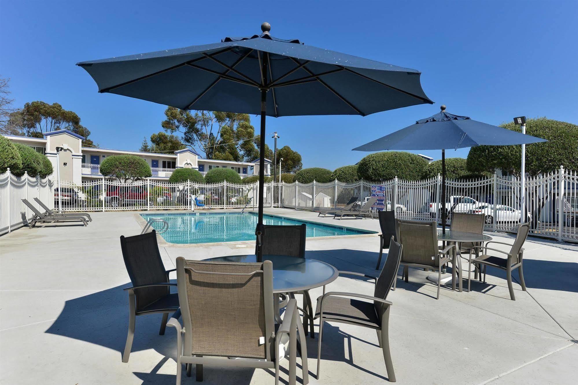 Motel 6-Vista, Ca Extérieur photo